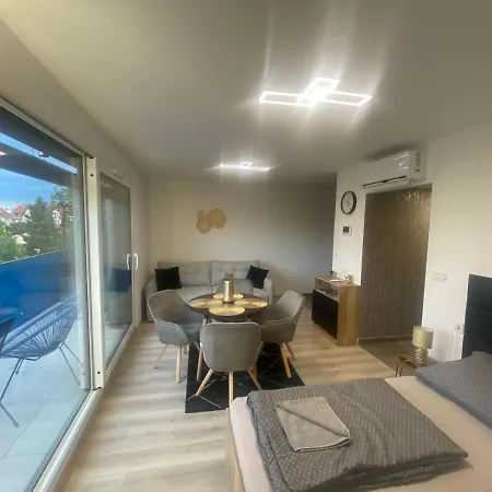 Lake View Penthouse Hajduszoboszlo Exterior photo
